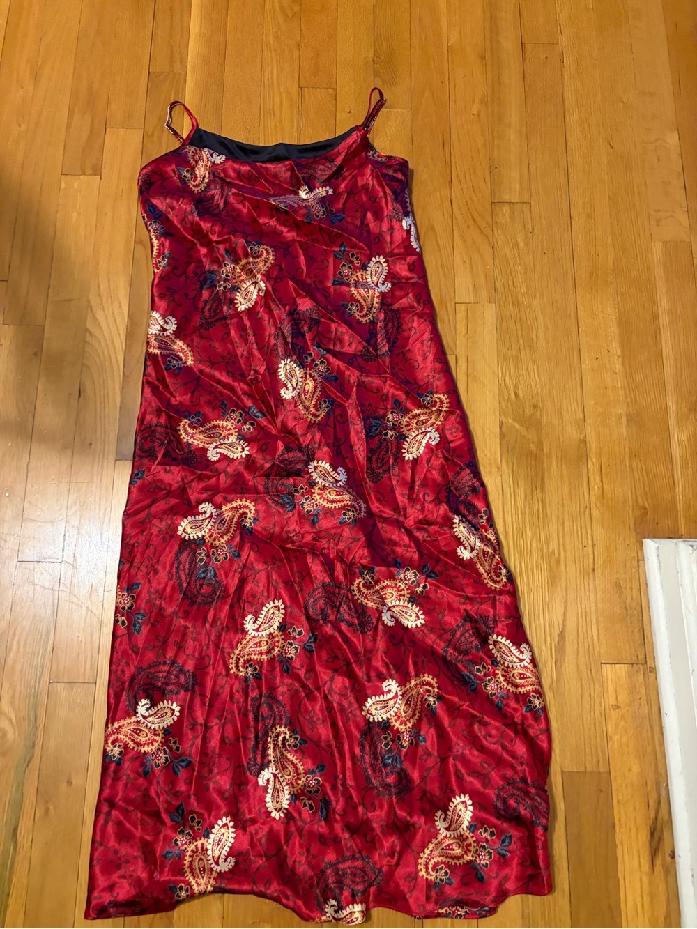 Jones New York Red Paisley Nightgown
